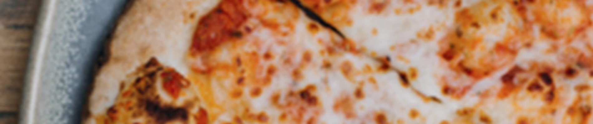 Kids make you own pizza